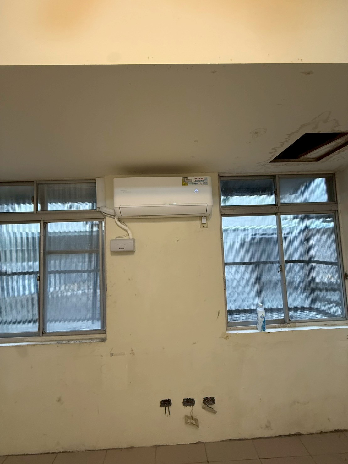 冷氣室內機照片